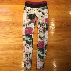 Abstract Fuschia Print Lululemon leggings